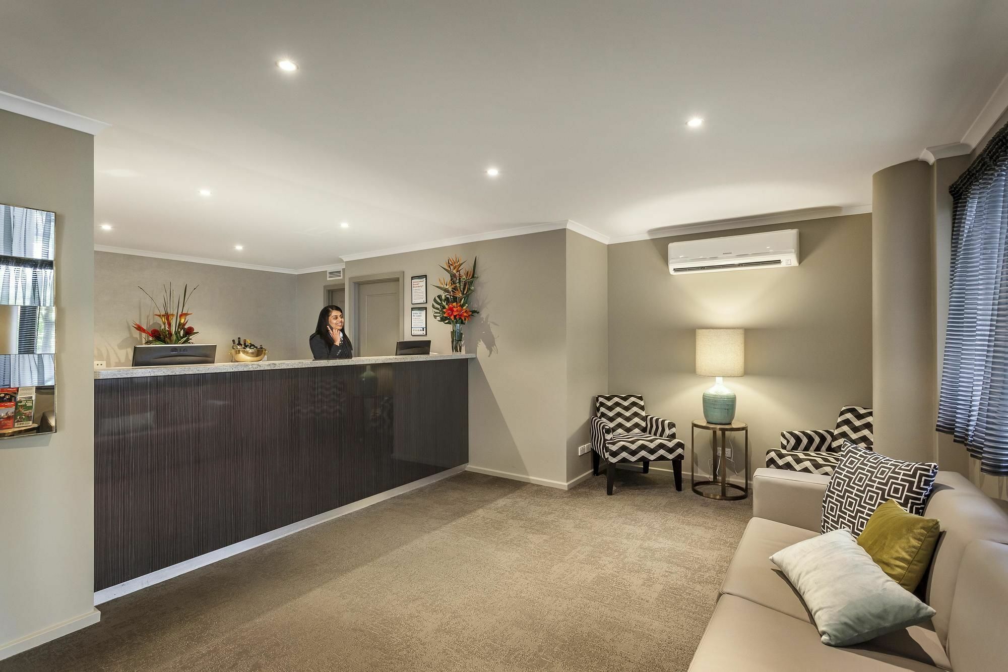 เควสท์มอนต์อัลเบิร์ตเซอรซิสอพาร์ตเมนท์ Aparthotel บ็อกซ์ฮิลล์ ภายนอก รูปภาพ