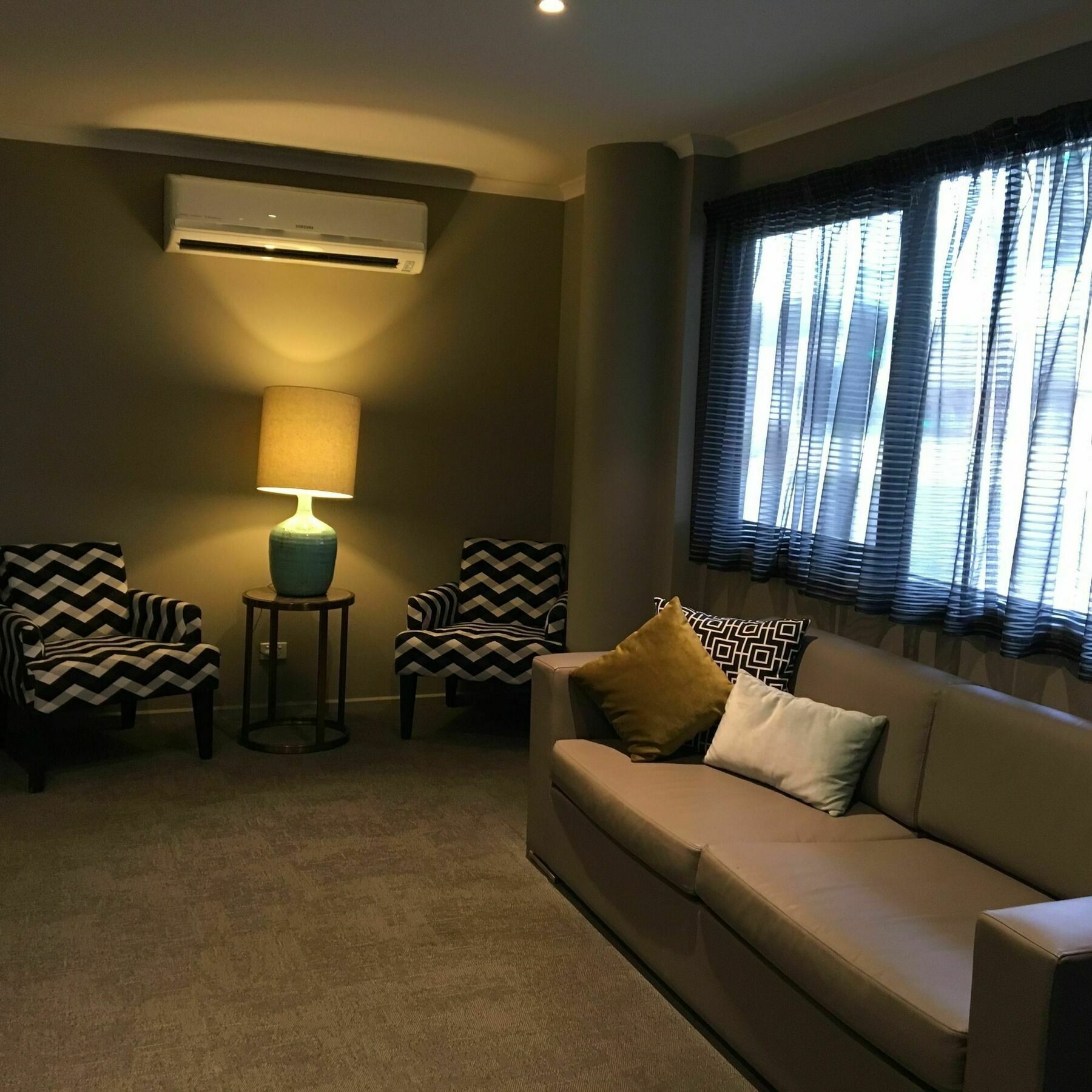 เควสท์มอนต์อัลเบิร์ตเซอรซิสอพาร์ตเมนท์ Aparthotel บ็อกซ์ฮิลล์ ภายนอก รูปภาพ